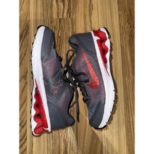 Nike NEW‎ Reax Run 9 747216-002 Boys Gray Red Top Running Shoes Sz 2Y 2015
